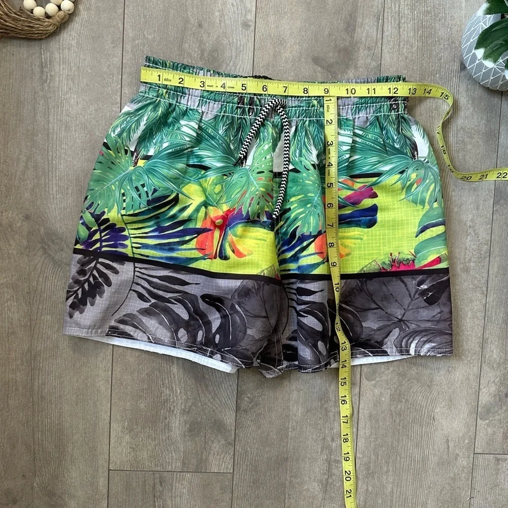Boutique Tropical Print Boys Swim Trunks Shorts Vibrant Size XL Like New
